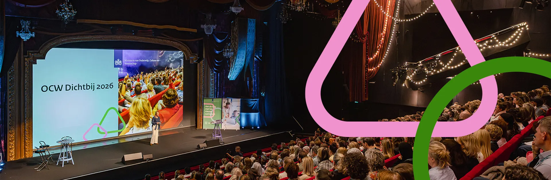 Zaal van het Beatrix Theater tijdens OCW Dichtbij, met op het podium een spreker